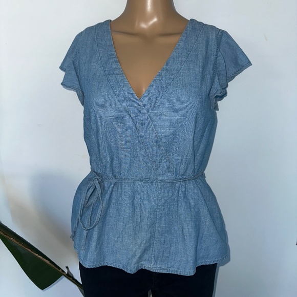 Short-Sleeve Neutral Top Bundle: Banana Republic, J.Crew, BCBG, Simons, ark & Co - Picture 3 of 14